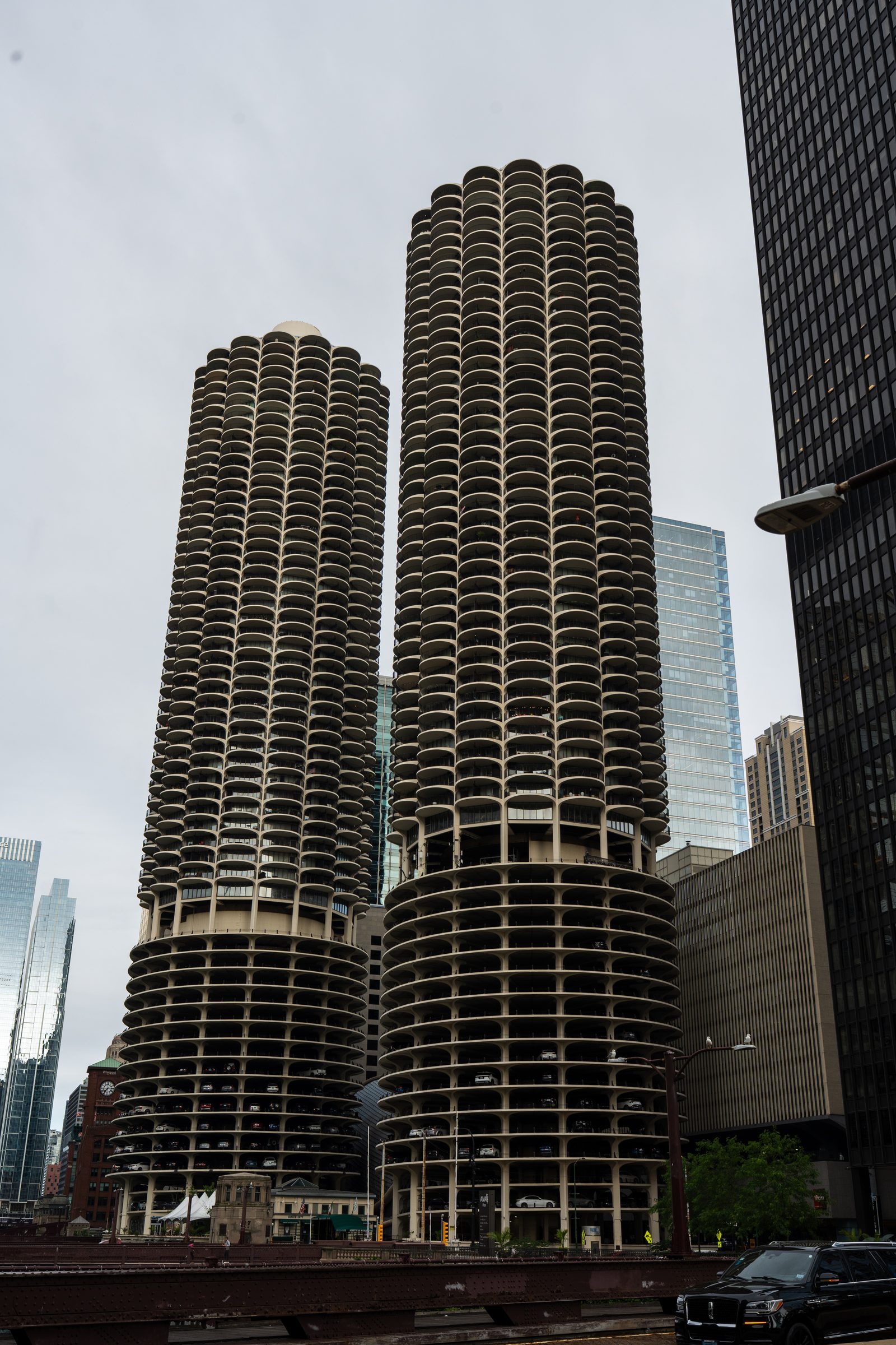 Marina City towers in Chicago, an accidental recreation of the Yankee Hotel Foxtrot cover